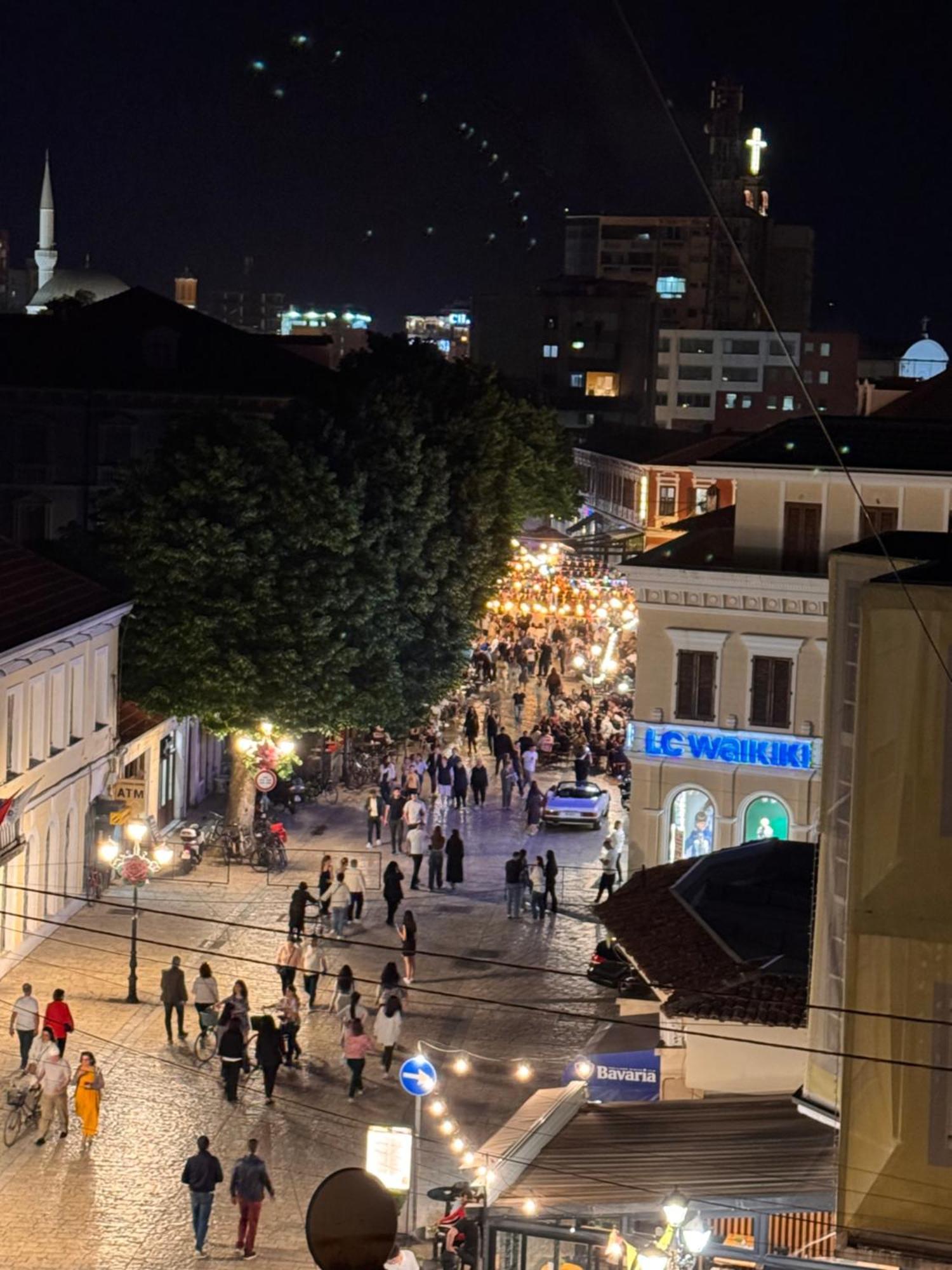 Pedestrian Street Center Apartment Shkodër Exteriör bild